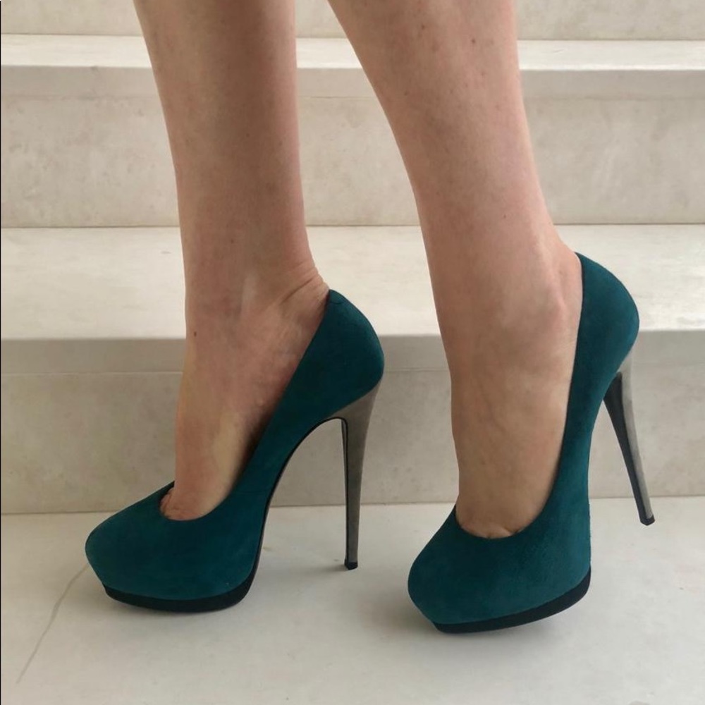 YSL Authentic Suede pumps